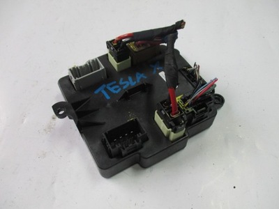 Модуль блок управления дверь tesla x 1062056-00-b фото №1