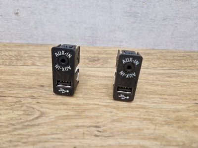 Bmw роз'єм port usb aux-in 9229246 фото №1