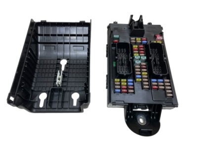 Коробка запобіжників volvo xc60 ii бензин фото №1