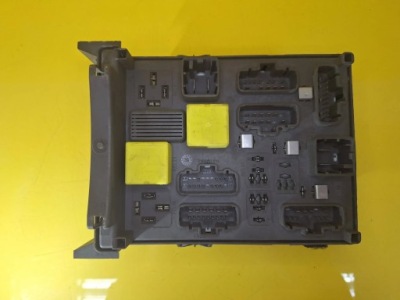 Коробка предохранителей 8200004201e renault laguna ii nr138 фото №1