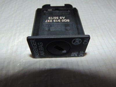 Vw passat b8 выключатель подушка безопасности 5q0919237 фото №1