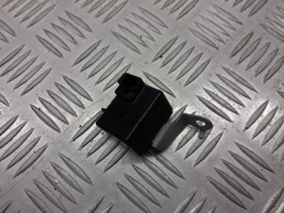 Реле toyota avensis t25 86650-13010 фото №1