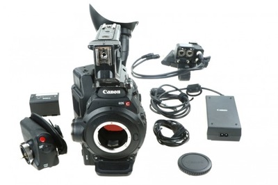 Kamera Canon EOS C300 mark II - mocowanie EF