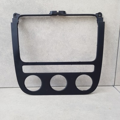Рамка панель защита корпус радио консоли 1k0858069g jetta d фото №1