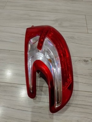 Лампа задня права peugeot 208 9672628380 фото №1