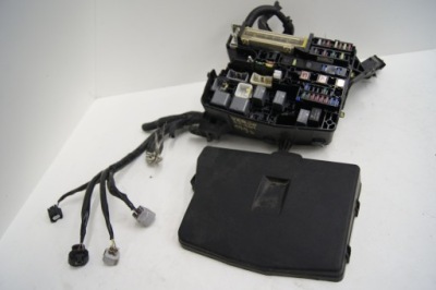 Verso lift 2.2 коробка предохранителей фото №1