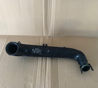 Труба інтеркулер vw golf vii 04e145673c фото №1