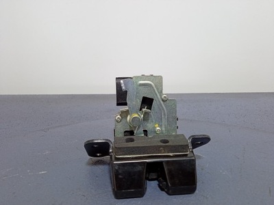 Hyundai ix35 замок кришки задня 4 pin 81230-2s000 фото №1