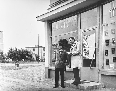 GÓRA KALWARIA Hunko Holoubek fotografia fotos film PEJZAŻ Z BOHATEREM 24x30