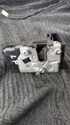 Замок лівий перед opel zafira b 06r 1.9cdti фото №1