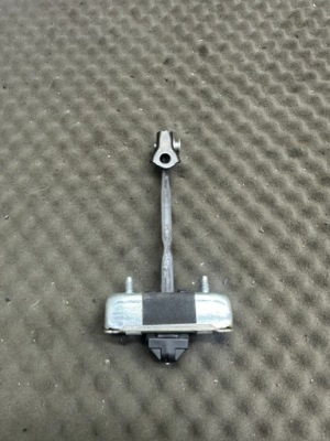 6864030100 обмежувач двері лівий задня toyota lexus фото №1