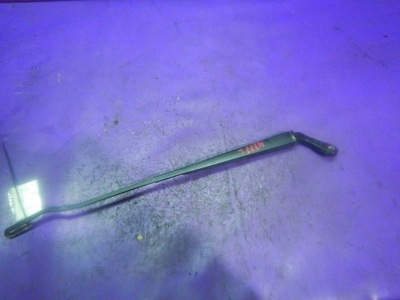 Voyager iv 01- рычаг дворники левая 04717365b фото №1