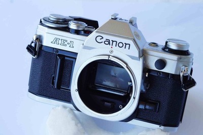 APARAT CANON AE-1 SPRAWNY DROBNY PROBLEM