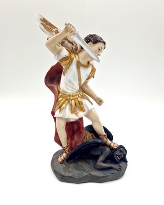 Figurka Św. Michała Archanioła, figura