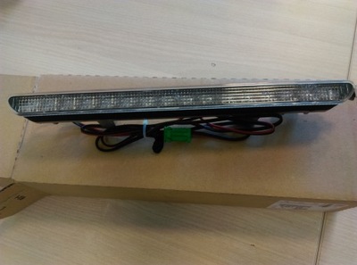 TRZECIE ŚWIATŁO STOPU OE 6351V8
