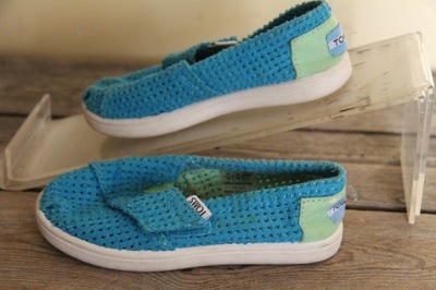 TOMS - ROZ.24,5/15CM Z METKI