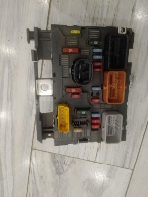Bsm l11 коробка предохранителей citroen c2 c3 c4 9664055780 фото №1