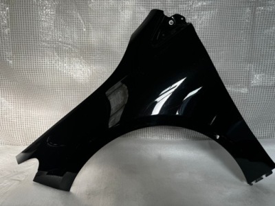 Mercedes bklasa w247 лівий передній крила фото №1