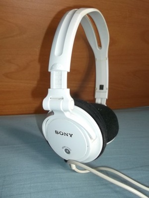 Słuchawki nauszne Sony MDR V150