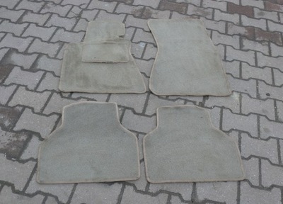 ALFOMBRILLAS PARA PIERNAS DE FELPA BANANA COLOR BEIGE BMW SERIE 7 E65 01-05 EUROPA  