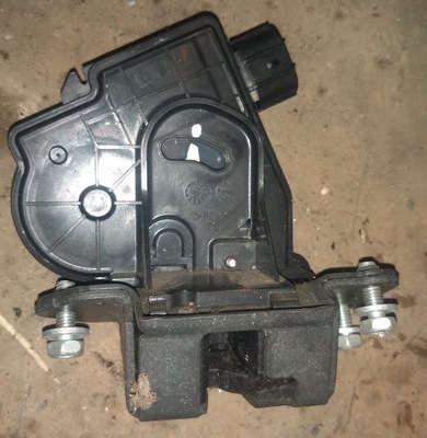 Toyota iq замок кришки засувка засувка 2010 фото №1