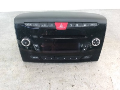 Радио заводской lancia ypsilion 7355434800 7641392316 bosch фото №1