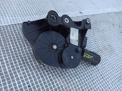 Audi a8 d3 доводчик кришки задня моторчик привід 4e0827852g фото №1