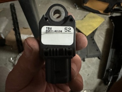 Toyota avensis t29 датчик ударний фото №1