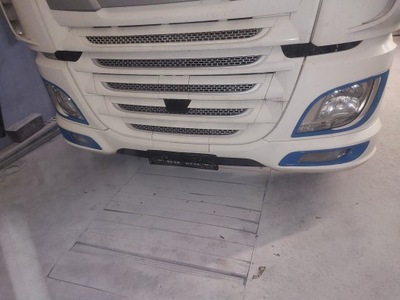 DAF XF 106 PARTE DELANTERA PARAGOLPES FARO REJILLA DE RADIADOR ORIGINAL DESMONTAJE REAL 3279 BLANCO  