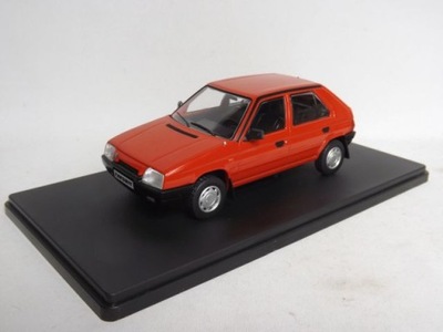 Skoda Favorit Red 1:24 Whitebox