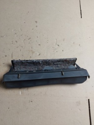 Решітка вентиляційна задня citroen c3 peugeot 307 фото №1