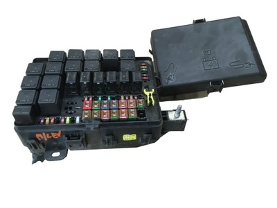 Коробка запобіжників maserati levante 670033407 фото №1