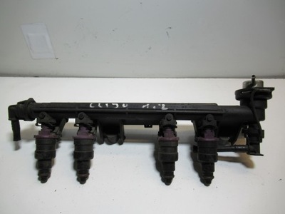 Молдинг упорскування renault clio 2 7700108667 фото №1