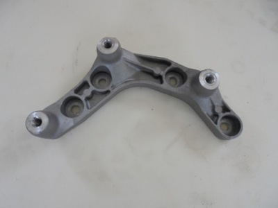 Mercedes e klasa w 213 кронштейн диференціал міст передній редуктор фото №1