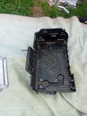 Основание аккумулятор opel corsa f 208 2008 2 2 c4 фото №1