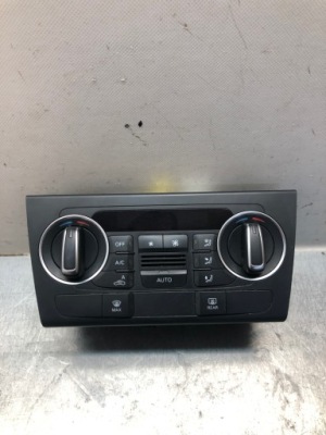 Audi q3 8u панель кондиціонера 8u0820043f фото №1
