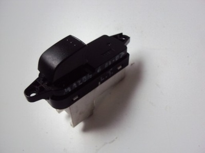 Панель стекло левый задняя mazda 6 02-07 фото №1