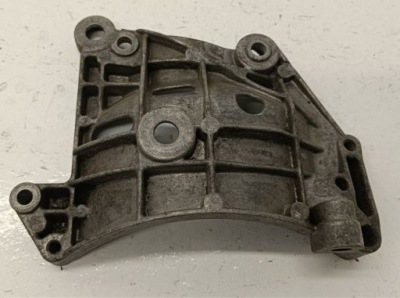 Кронштейн основание генератора mercedes w163 4.0 cdi a6281550235 фото №1