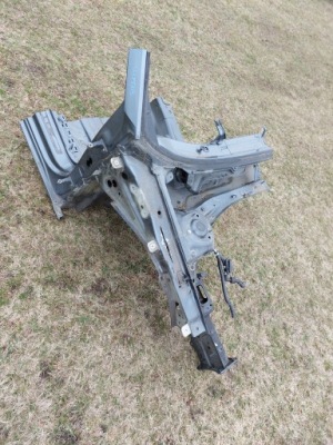 Superb iii лонжерон поріг блок двигуна правий перед фото №1