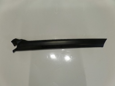 Discovery iii молдинг стійка скло права dcb000143 фото №1