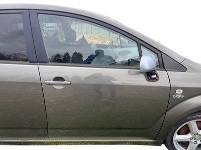 Двері праве передні правий перед corolla verso ii фото №1