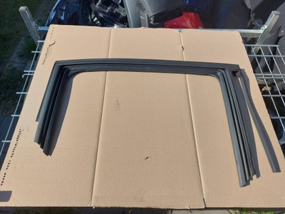 Прокладка двері правий задня citroen c3 iii фото №1