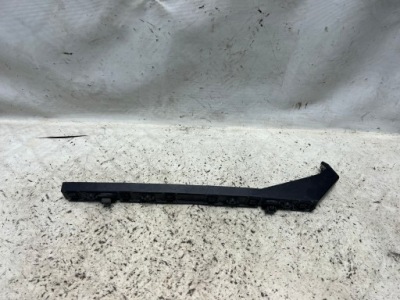 Fiat tipo ii 15- sedan напрямна бампера правий задня фото №1