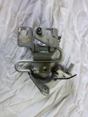 Петля петли дверь левый перед vw golf v vi plus la7w 1k0831411m фото №1