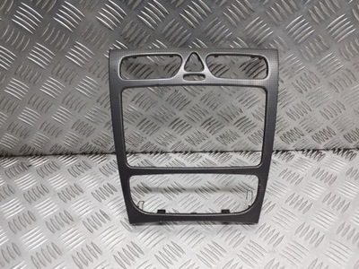 Рамка радіо mercedes c-klasa w203 фото №1