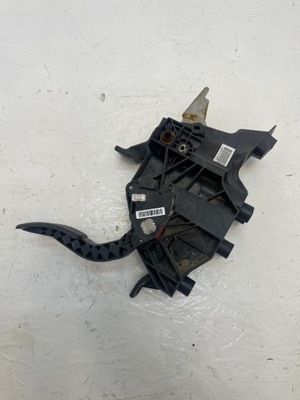 Renault trafic iii педаль газа 465018560r фото №1