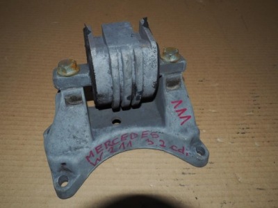 Кронштейн подушка коробки mercedes w211 1402421340 фото №1