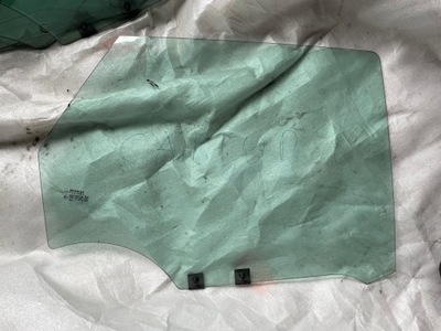 Renault captur скло двері правий задня фото №1