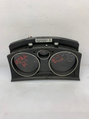 Лічильник приладова панель 13225990 opel фото №1