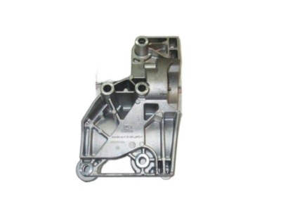 Opel zafira c кронштейн генератора 55582510 фото №1